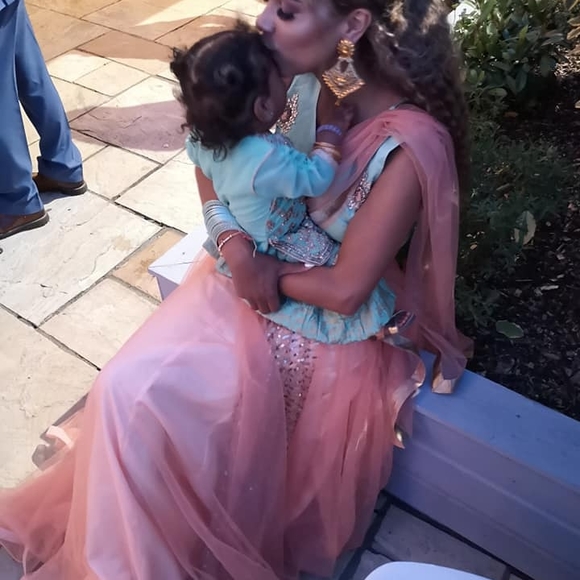 Meet your Posher, Ashlee - Picture 1 of 1